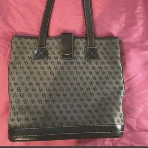 dooney bourke handbags large leather. Condition is